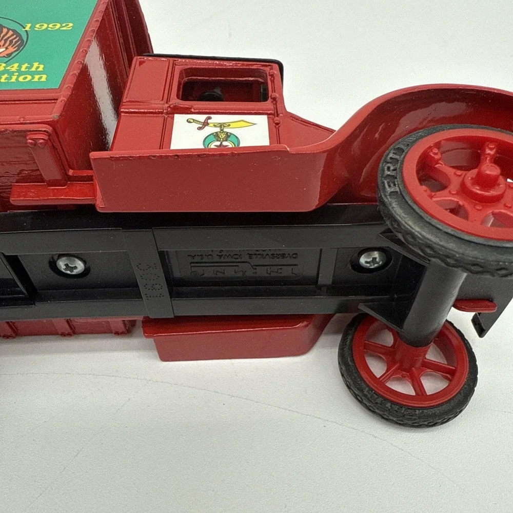 Ertl 1931 Hawkeye Kazim Temple Shrine Circus Truck Bank